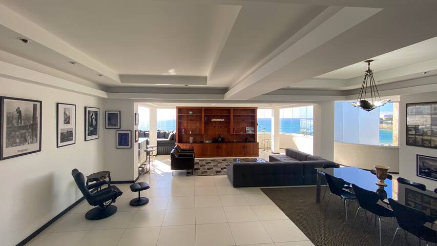 Beachfront Copacabana Art Déco Charm gallery image 5