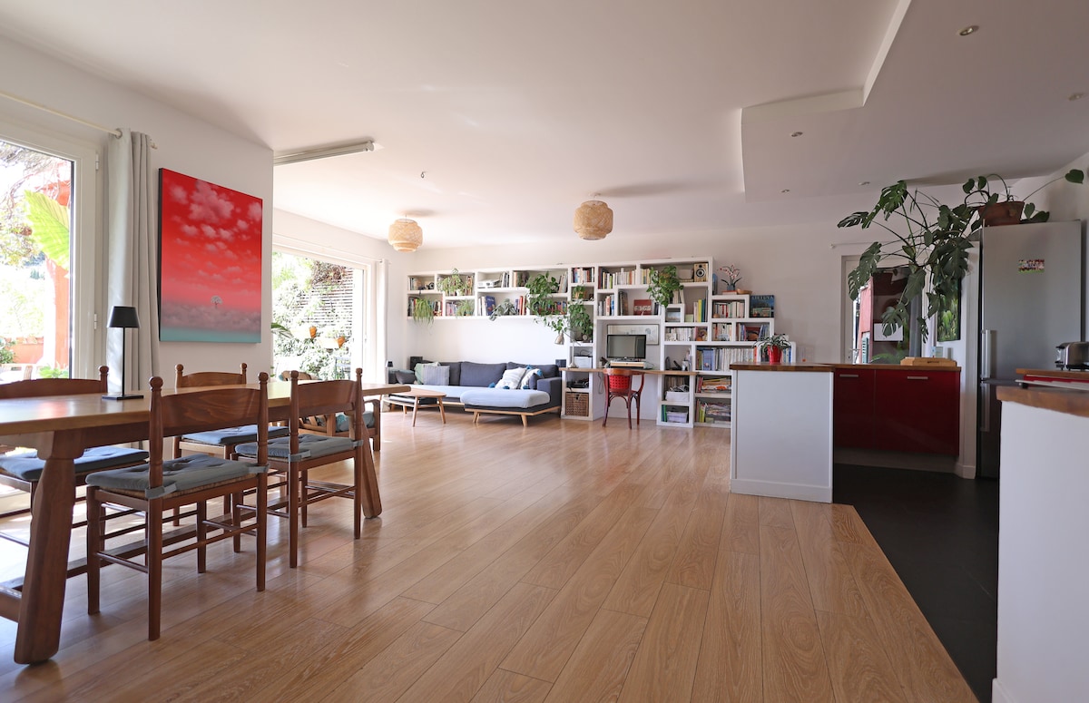 Popular Airbnb listing: ★ 3 bedrooms ★ 3 bathrooms ★ 130 sq. ft★.  Tropical garden ★ in Villefranche Sur Mer