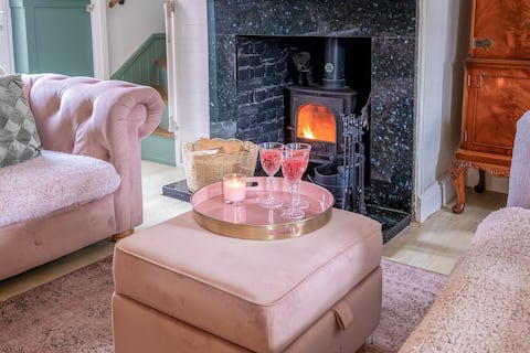 Popular Airbnb listing: 4 Bed Home; Winterton-on-Sea; HotTub & Log Burner in Winterton On Sea