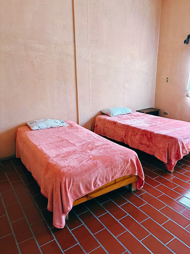 საძინებელი 1