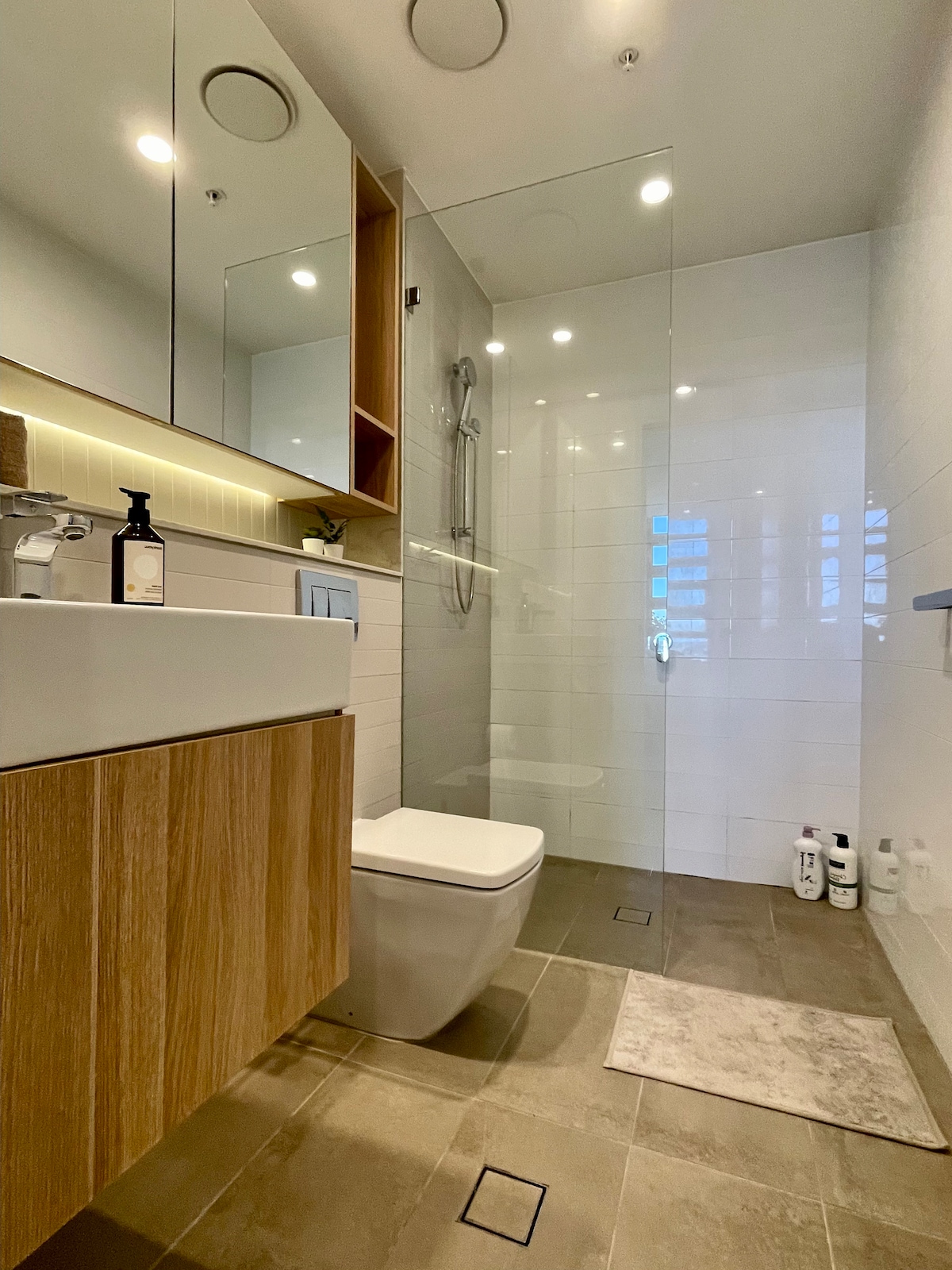 Waterfront Luxe