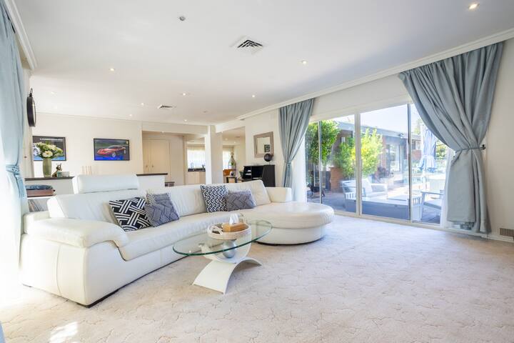 Brighton Blissful | A Poolside Coastal Retreat gallery image 3