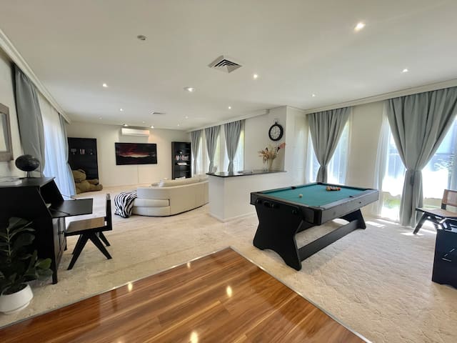 Brighton Blissful | A Poolside Coastal Retreat