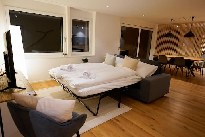 โซฟาเปลี่ยนเป็นเตียง (140x200 ซม.) ได้ตามคำขอ 