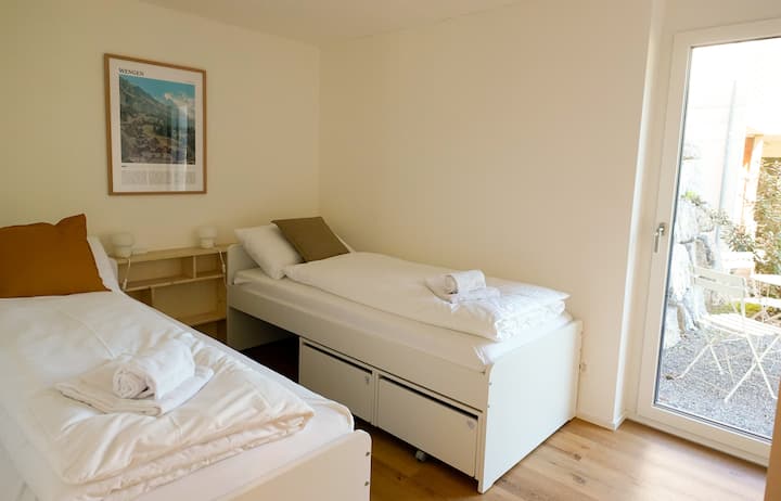 ห้องนอน "Wengen" เข้าถึงพื้นที่นั่งเล่นแยกต่างหากได้โดยตรง