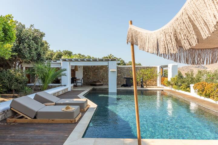 Myconian Platinum Deluxe by Whitelist Mykonos gallery image 4