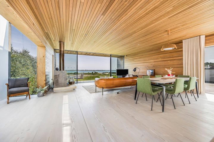 Stunning Beachhouse With Sea Views | Pass The Keys - West Wittering