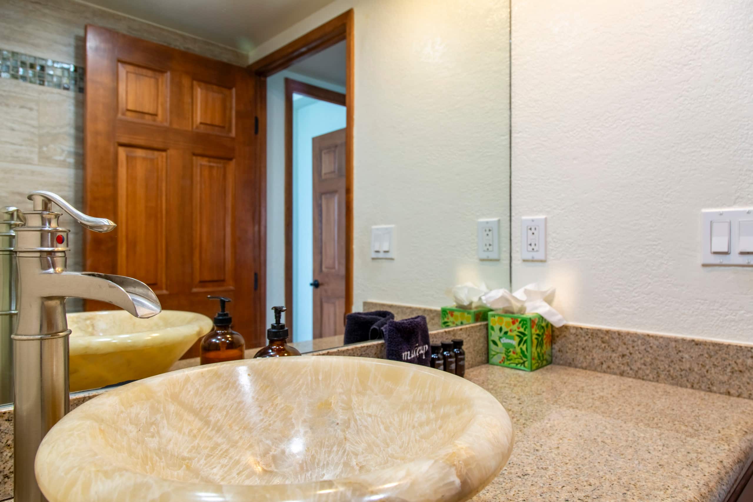 Condo in Lahaina · ★4.81 · 3 bedrooms · 4 beds · 2 private baths - Image 50