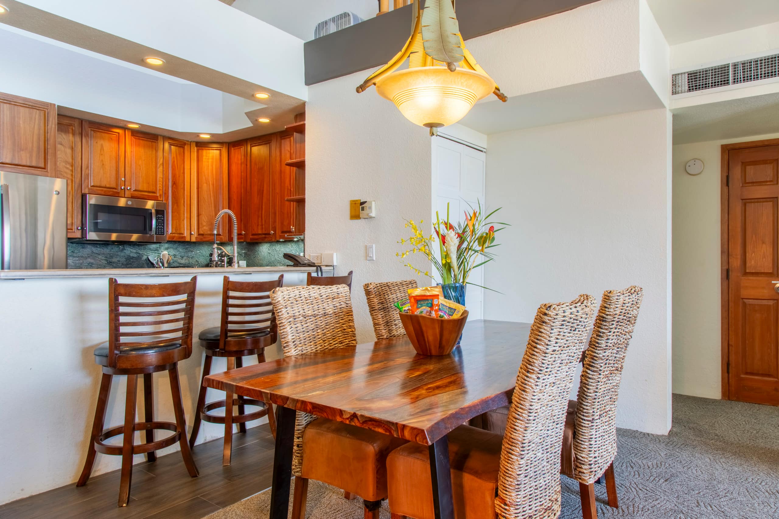 Condo in Lahaina · ★4.81 · 3 bedrooms · 4 beds · 2 private baths - Image 20