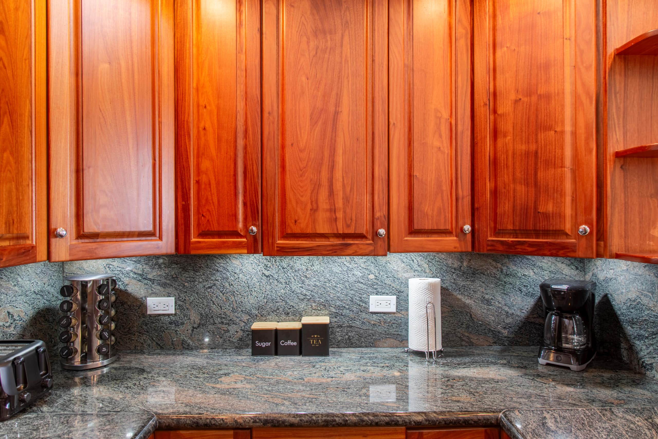 Condo in Lahaina · ★4.81 · 3 bedrooms · 4 beds · 2 private baths - Image 23