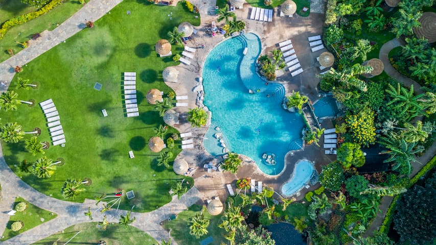 Penthouse Sweeping Ocean Views On Kaanapali Beach!