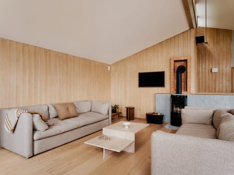 Successful Airbnb property: Idyllic villa by the lake in Nordre Follo