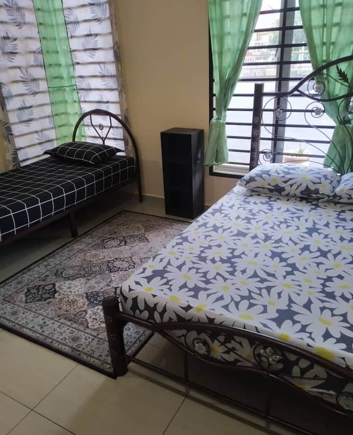 Homestay Like Villa In Pengkalan Balak (45 Guests) - Kuala Sungai Baru