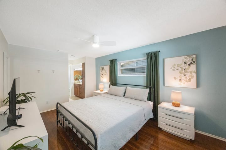Beautiful comfy bedroom with TV and private bathroom