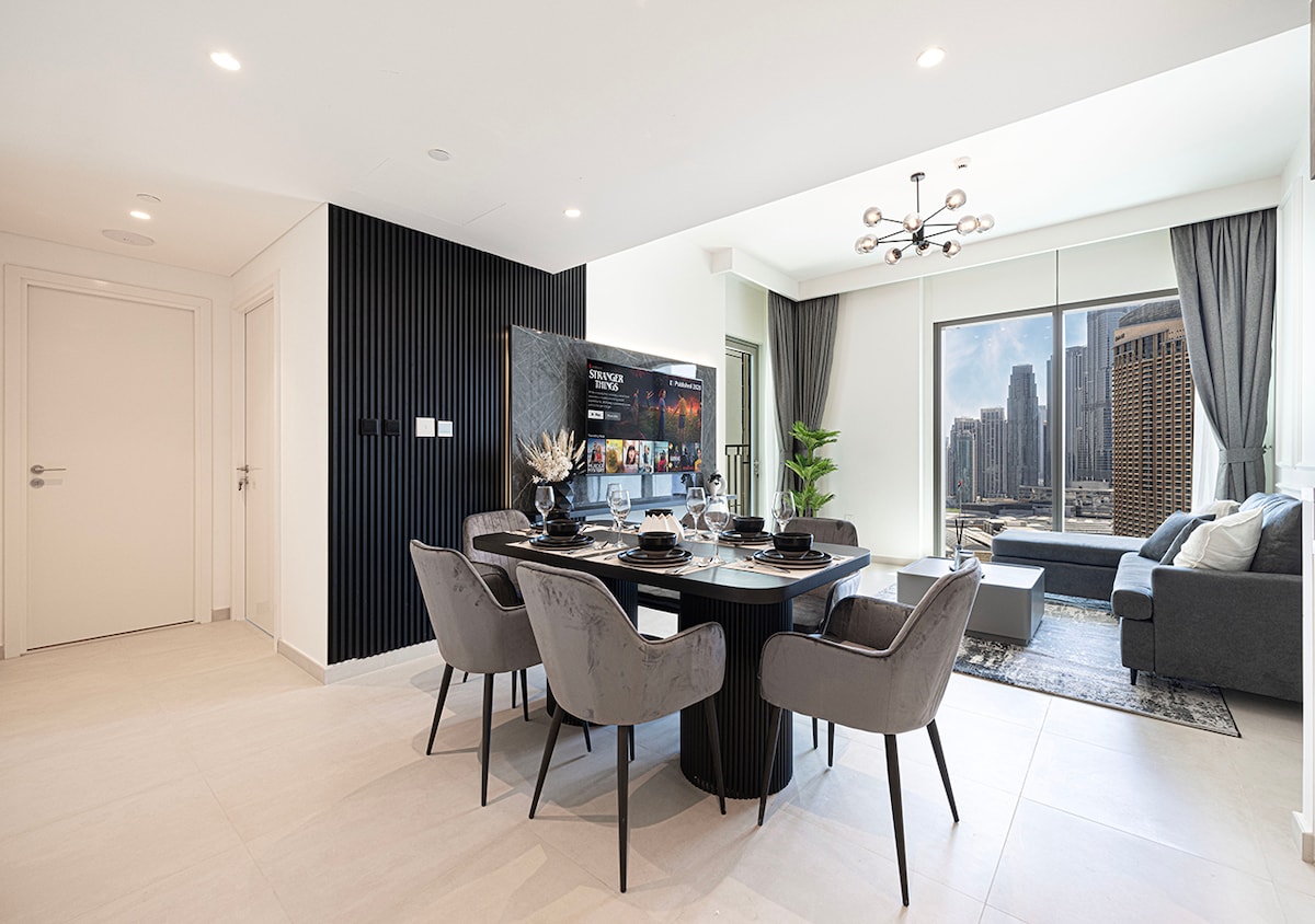 Popular Airbnb listing: Burj Khalifa View | LUXE 2BR | Dubai Mall Access in Za'abeel Second