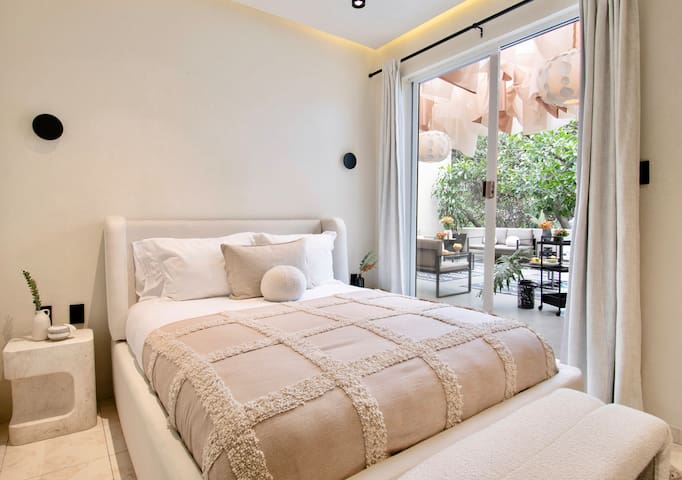 Luxurious Villa with 9 BR and HUGE Terrace Condesa gallery image 3