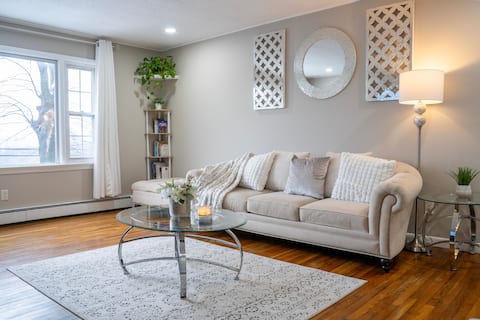 2 BR Apt. -Downtown White Plains with parking