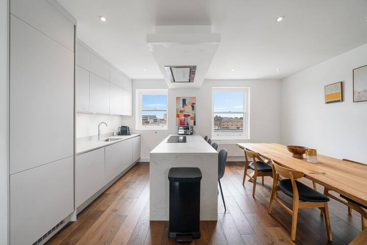 Primrose 3BR/3BA Townhouse in Central London