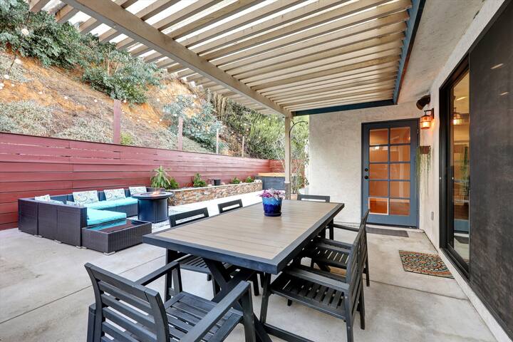 Spacious 5BR, 3BA | King Bed | Hot Tub | Fire Pit gallery image 4