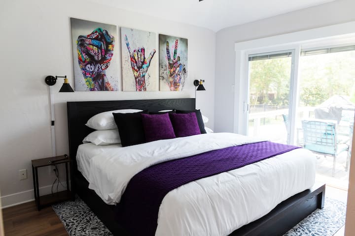 Jedan bračni krevet (širine 150-179 cm), izađite na terasu.