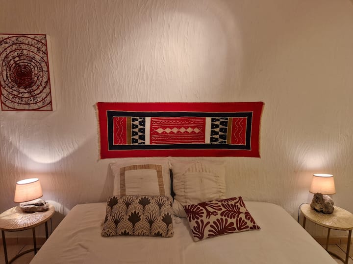 Гостинска куќа 2: црвена спална соба