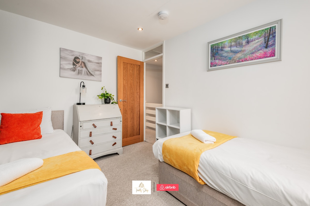 Dormitorio en Trinity Stays Short Lets & Serviced Accommodation