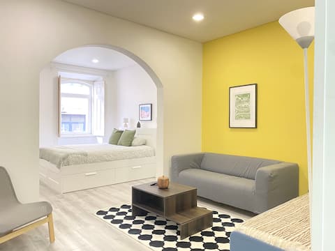 Top Airbnb: Classic Apartment at Terrace House em Ajuda