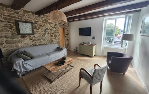 Top performing Airbnb: Charming renovation in a 17th century building. in Le Croisic