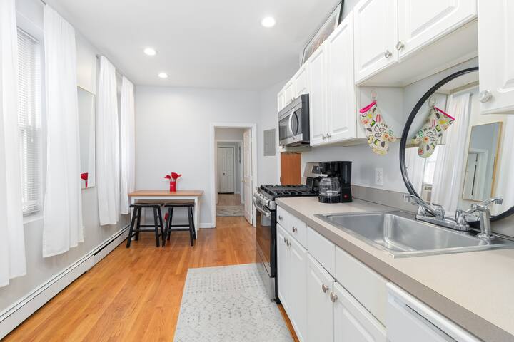 TD Garden, Celtics/Bruins, Lil Italy,North End gallery image 3