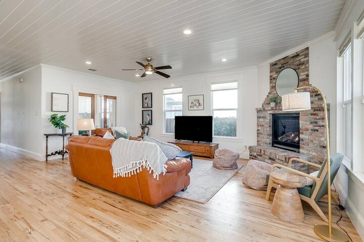 Furnished pet & family friendly home in Fairmount gallery image 5