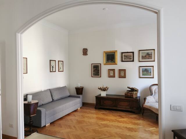 [Porta Venezia – DUOMO] – Elegant Suite gallery image 2