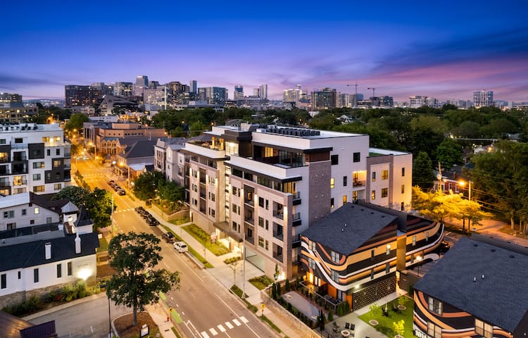 Luxury Music Row:Pool & Free Parking *Pets allwd