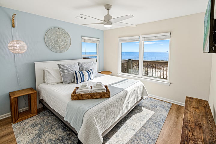Bedroom #3: Comfy king bed with 50" SmartTV, ocean views, and USB charges.