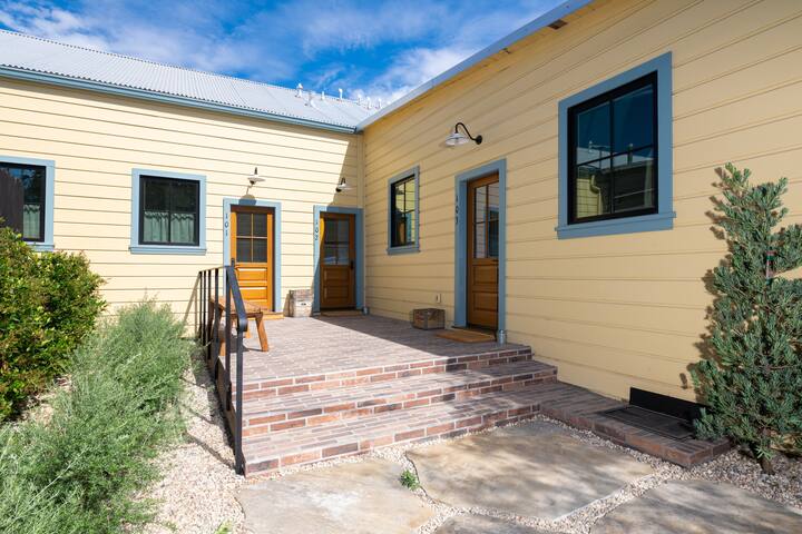 Random Oak Vacation Rentals managed Airbnb listing 3