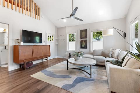Top Airbnb: 0.2 Mi to Loro | Putting Green | Cornhole | Zilker in Austin
