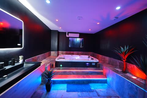 Exceptional night with a hot tub