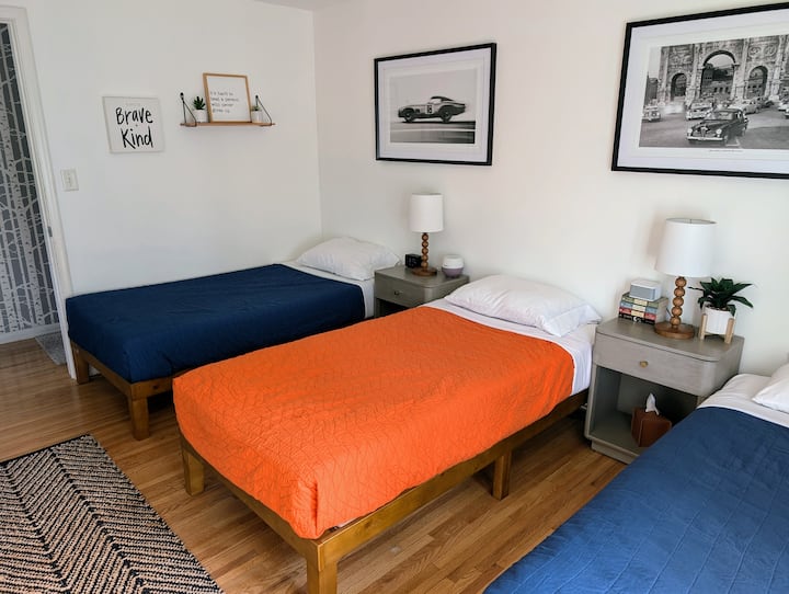 Спална соба на 2 кат - 3 брачни кревета