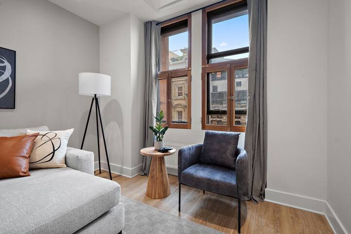 Luxurious new Historic 3 Bedroom Apartment gallery image 5