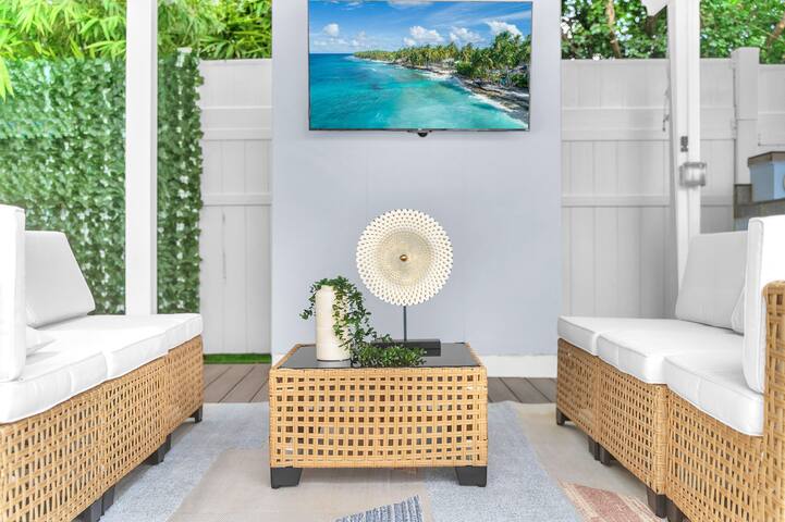 Walk to Beach|MiniGolf|Pool|BBQ|Spa|Heated Jacuzzi gallery image 3