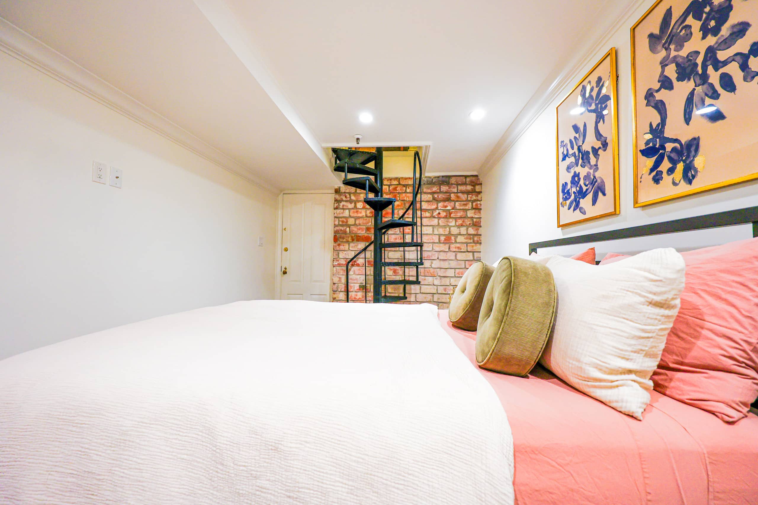 Condo in San Francisco · ★4.93 · 2 bedrooms · 2 beds · 1 bath - Image 29