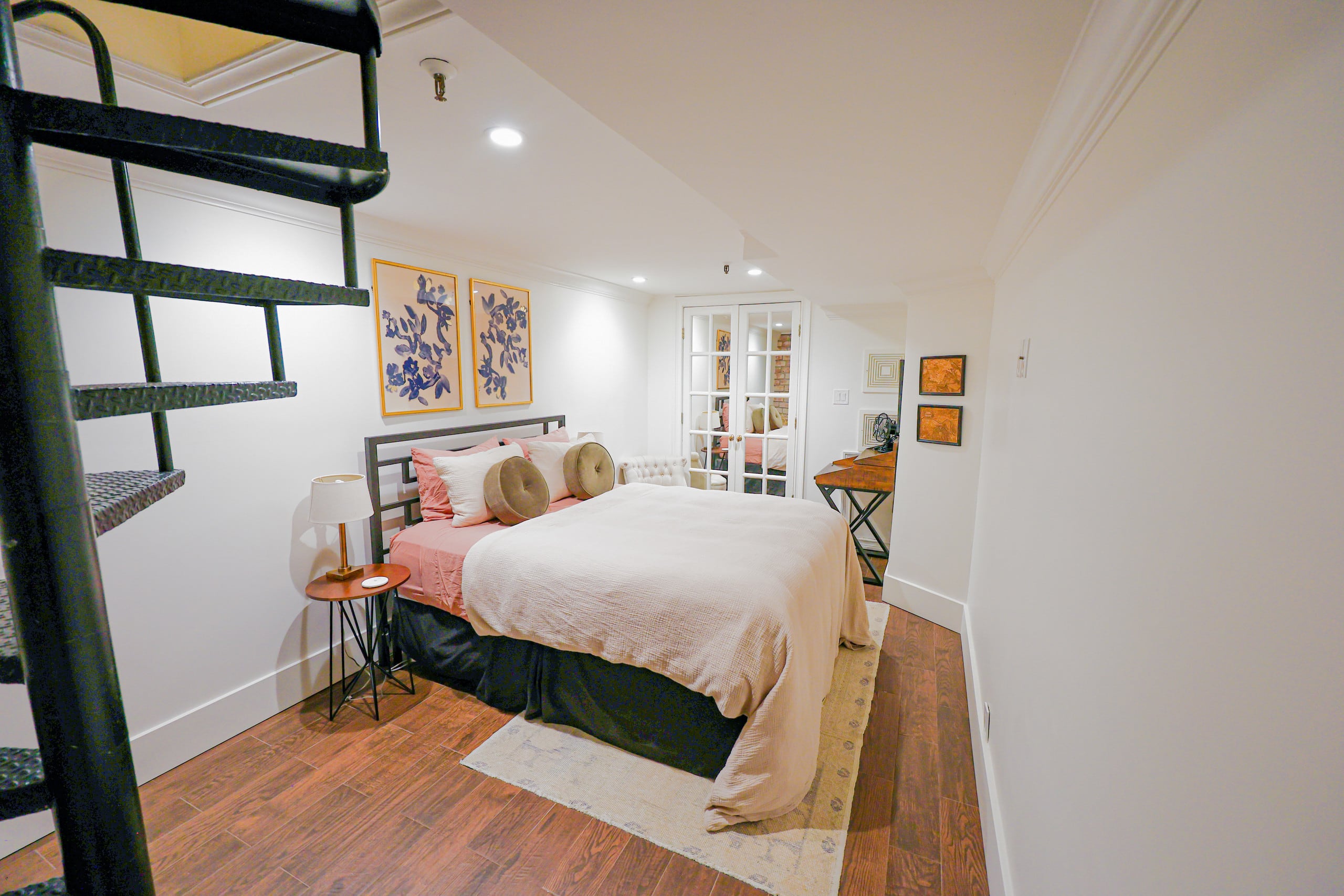 Condo in San Francisco · ★4.93 · 2 bedrooms · 2 beds · 1 bath - Image 28