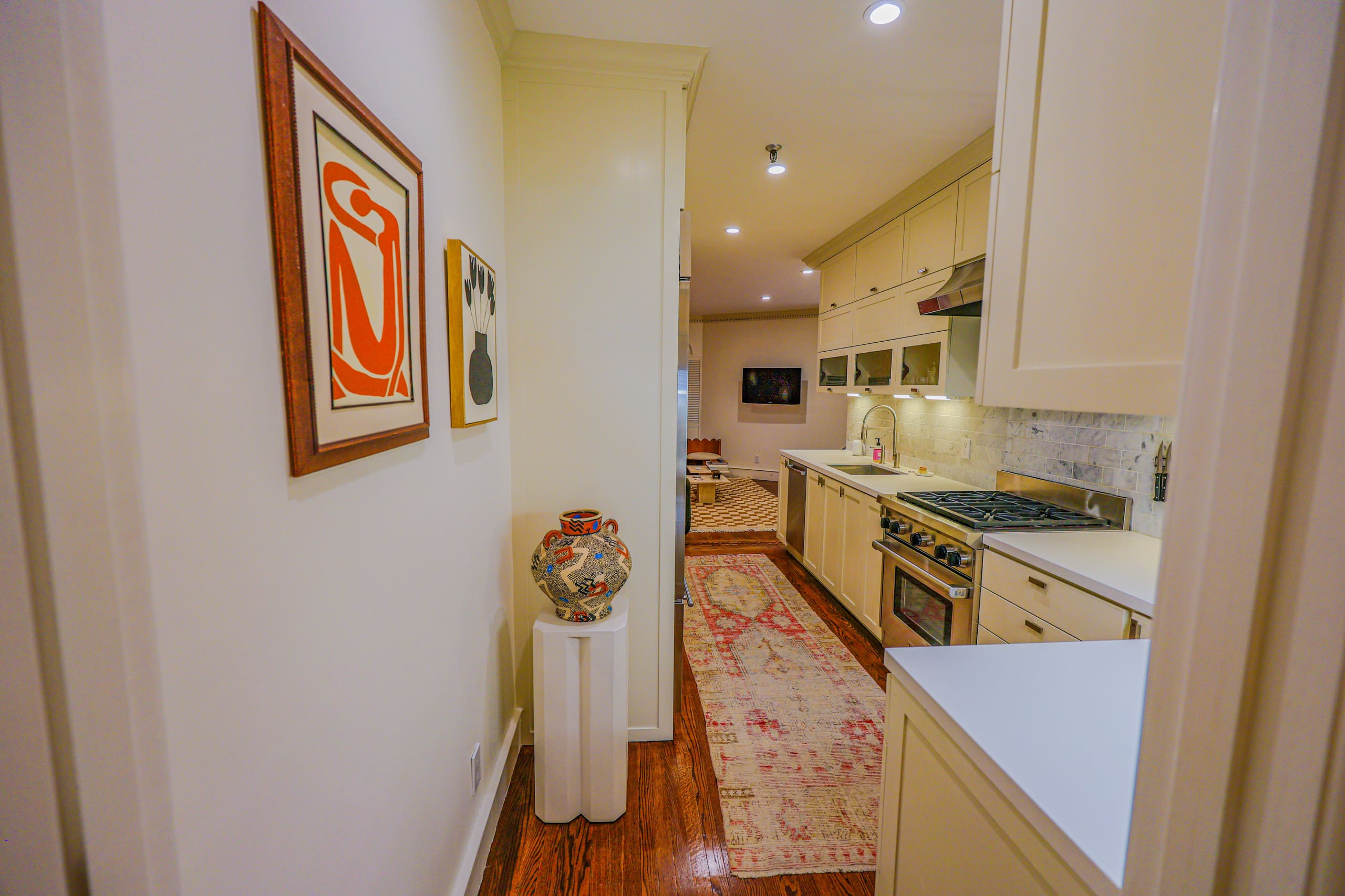 Condo in San Francisco · ★4.93 · 2 bedrooms · 2 beds · 1 bath - Image 13