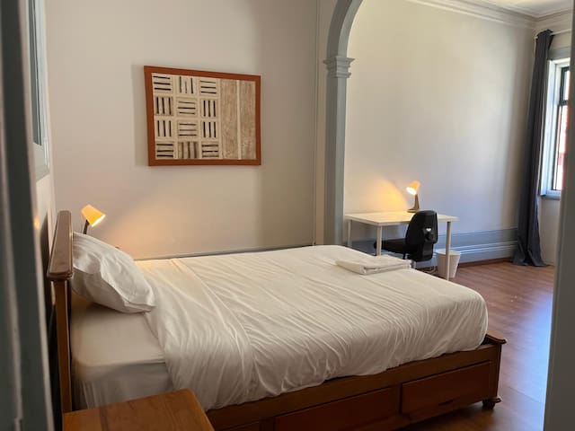 Quartos e Apartamentos Porto managed Airbnb listing 3