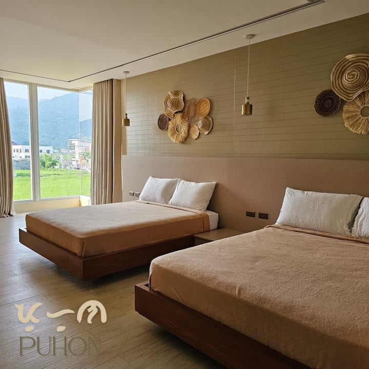 Master Bedroom with Mt. Makiling View
Can accommodate 4 pax 