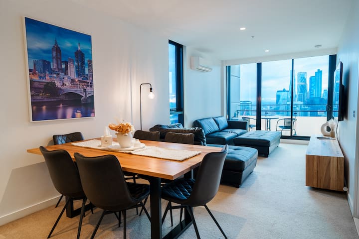 Luxurious Southbank Retreat gallery image 5