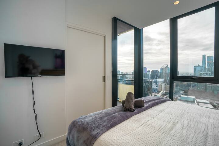 Luxurious Southbank Retreat gallery image 3