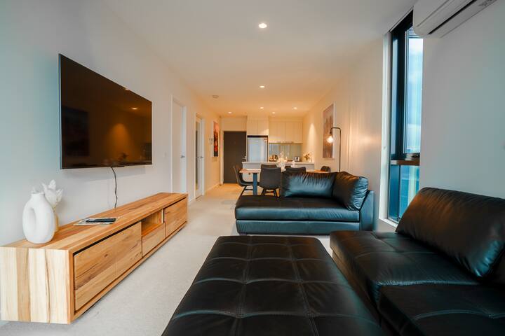 Luxurious Southbank Retreat gallery image 2