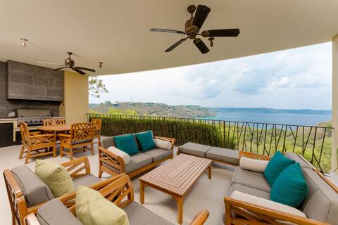 Concierge, Golf Cart, Luxe Amenities, Beach Clubs!