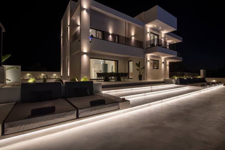 LeEva Oasis villa gallery image 4