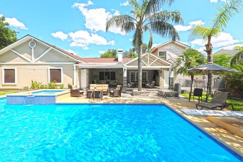 4 BR Retreat with Pool, Gameroom, 2 Master Suites
